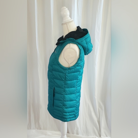 Columbia Women's Small Teal Green Hooded Premium Puffer Vest w/o Faux Fur Trim. - Picture 5 of 12